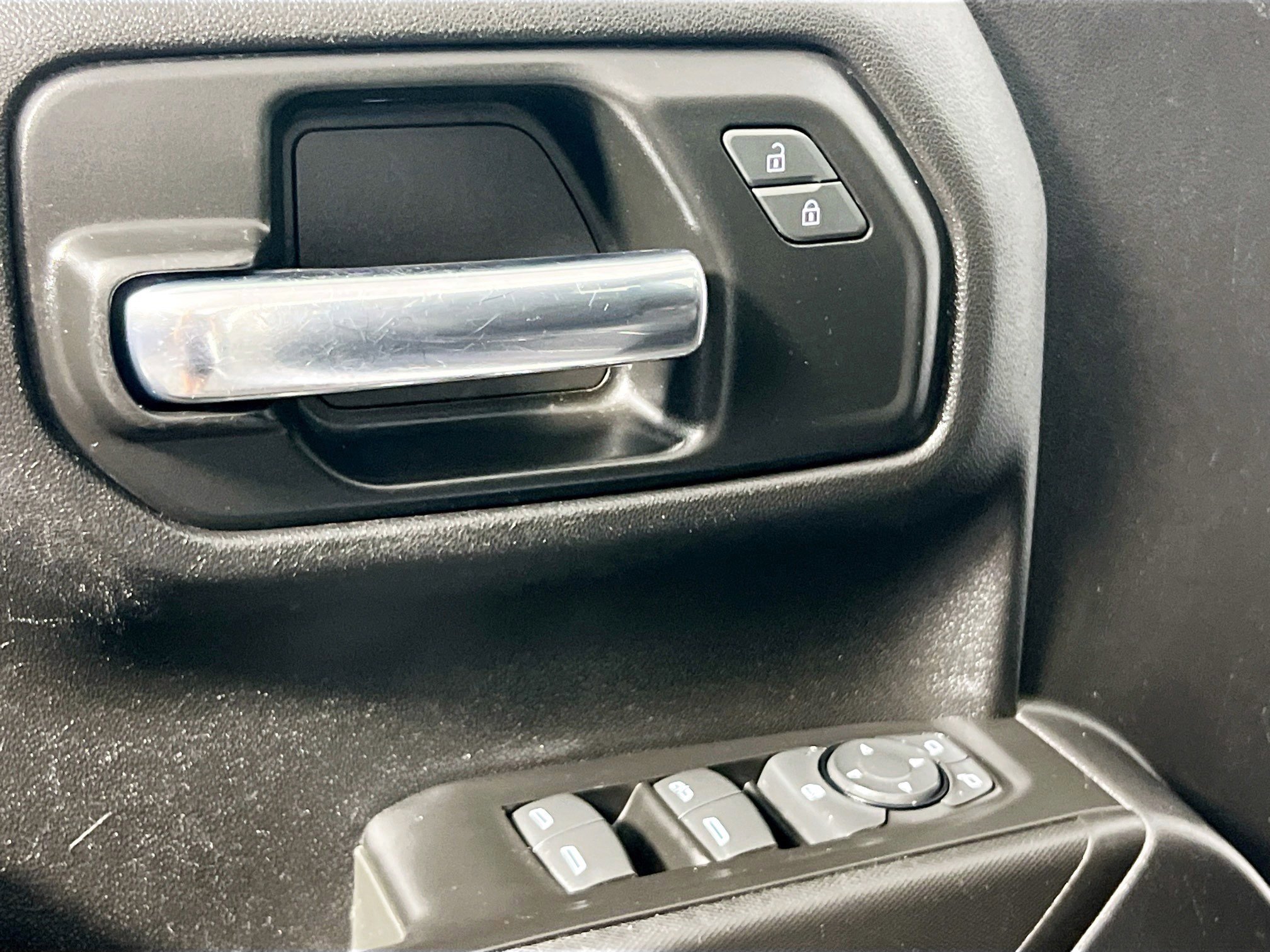 Used 2020 Chevrolet Silverado 1500 Custom w/ Custom Value Package RWD image 16