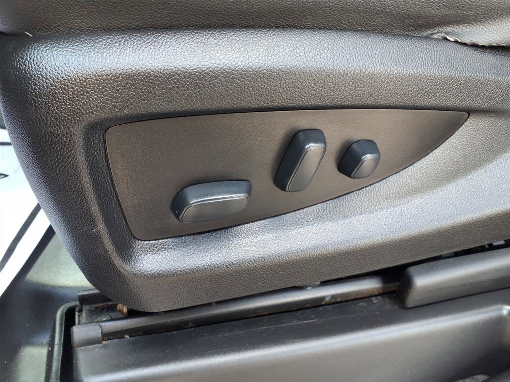 Used 2019 Chevrolet Suburban Premier AWD/4WD image 24
