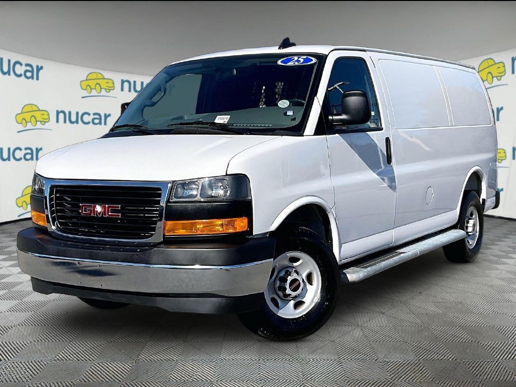 Used 2025 GMC Savana 2500 w/ Driver Convenience Package RWD image 3