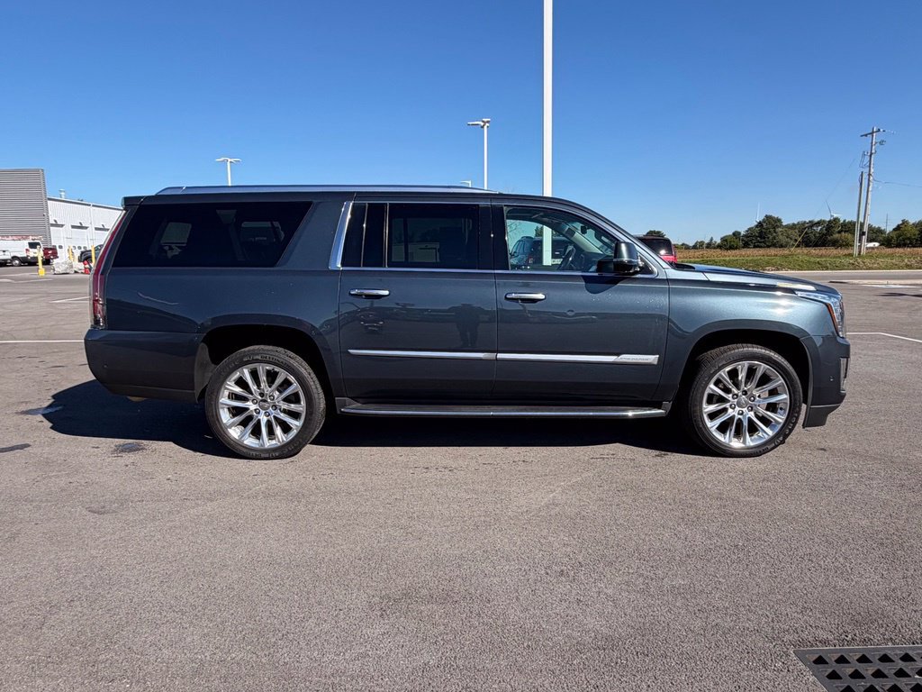 Used 2019 Cadillac Escalade ESV Luxury AWD/4WD image 5