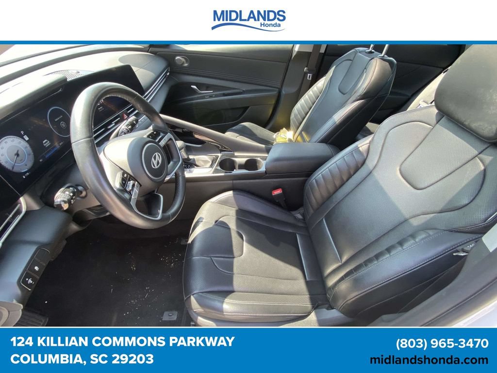 Used 2025 Hyundai Elantra Limited FWD image 14