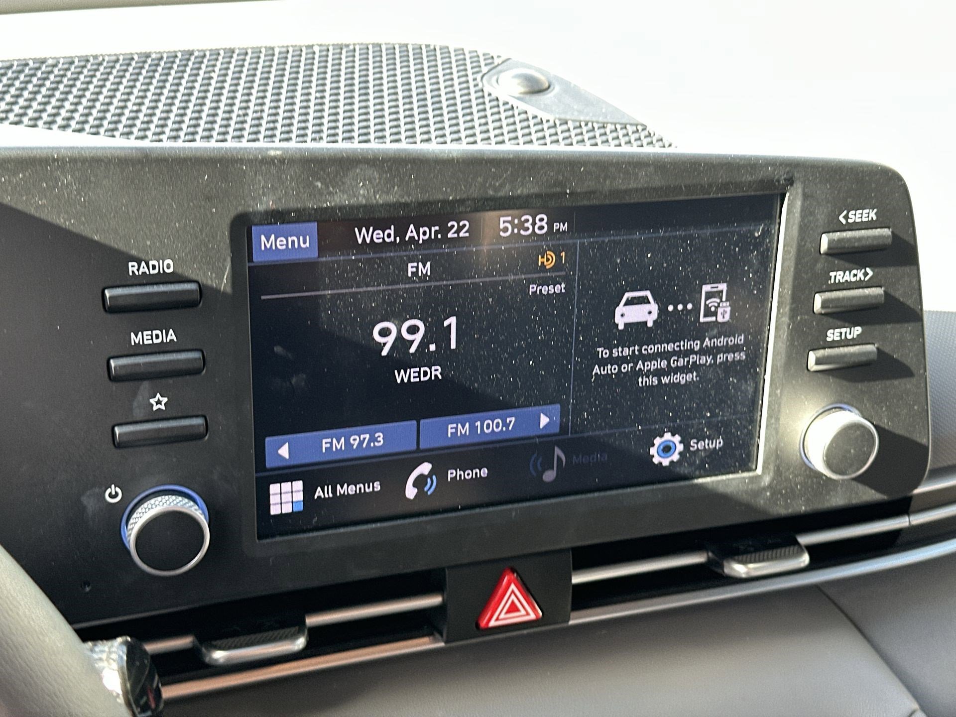 Used 2022 Hyundai Elantra SE FWD image 12