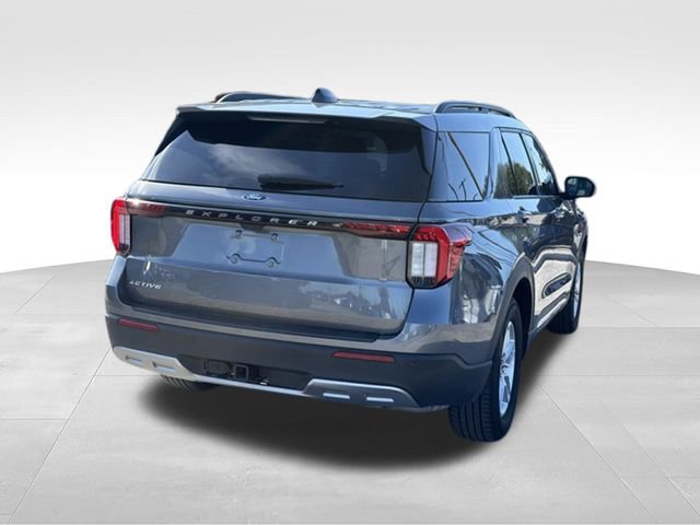 Used 2025 Ford Explorer Active w/ Active Comfort Package RWD image 5