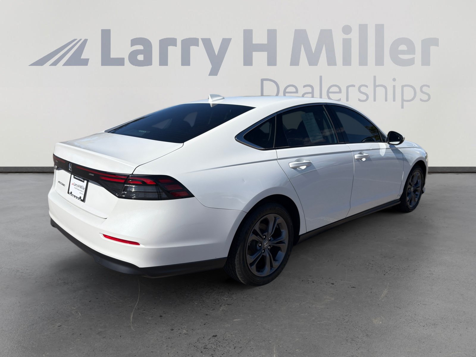 Used 2024 Honda Accord EX image 6