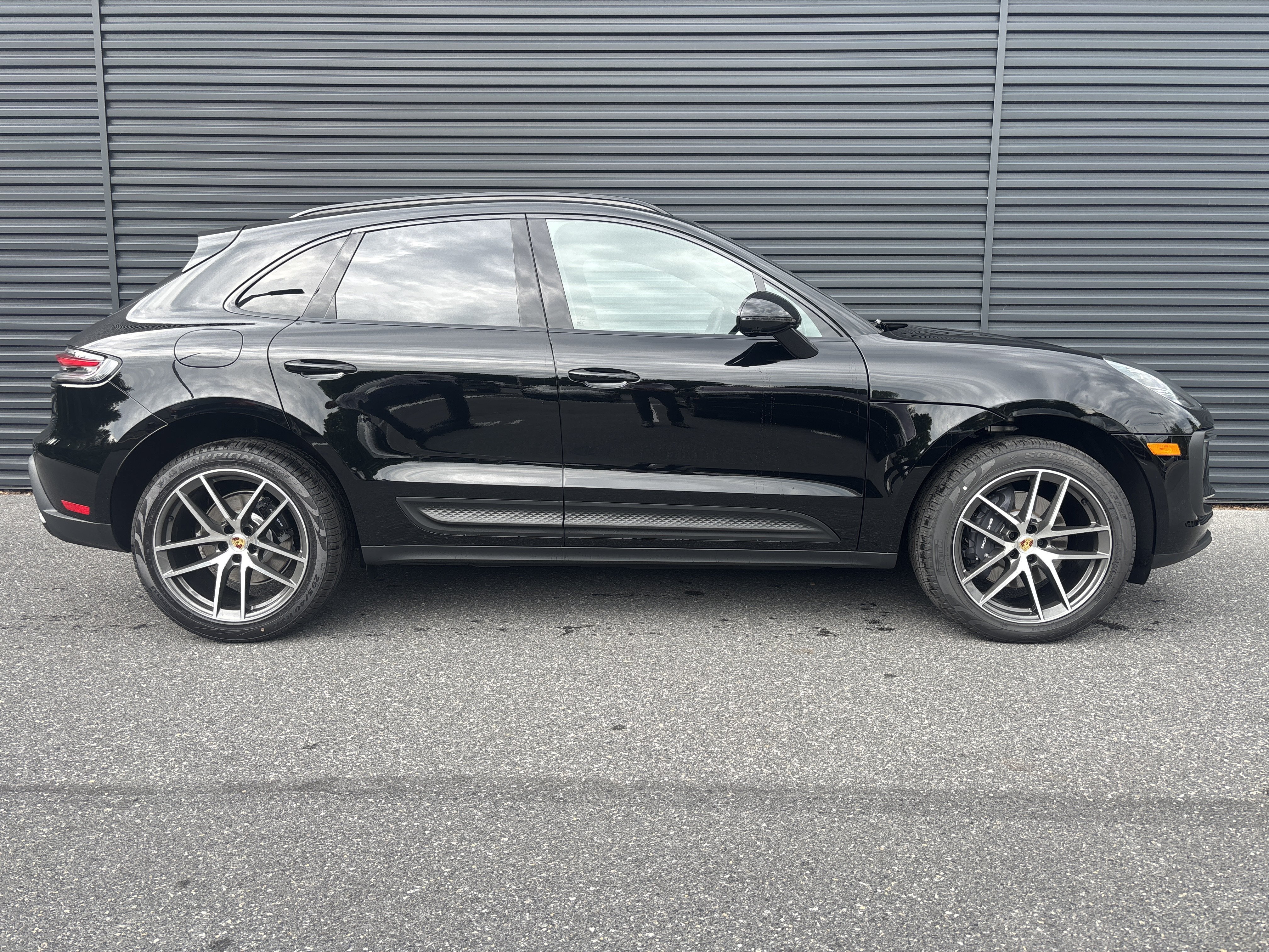 New 2026 Porsche Macan AWD/4WD image 6