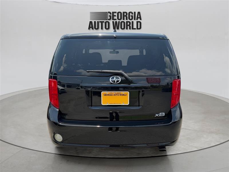 Used 2010 Scion xB FWD image 12