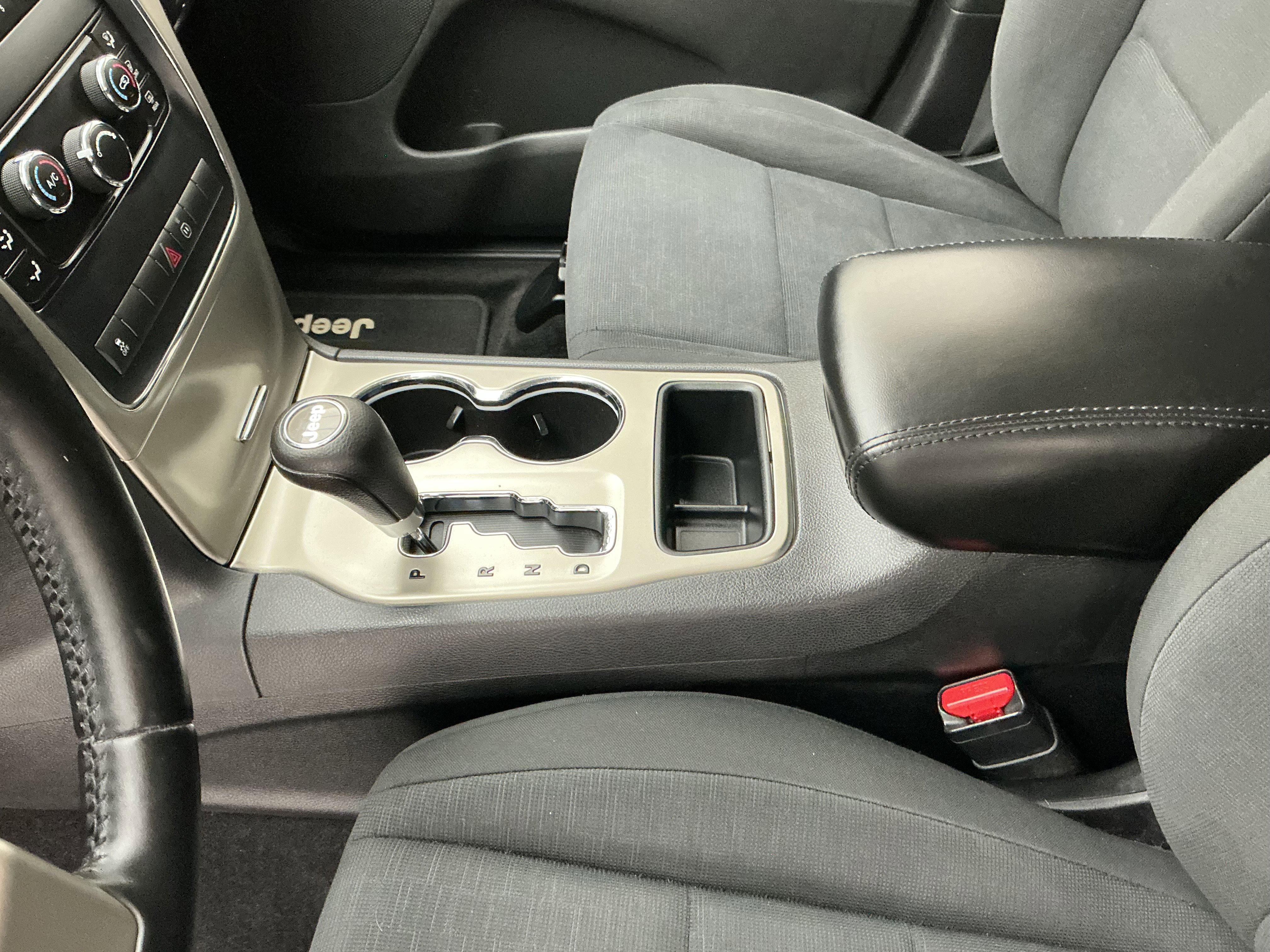 Used 2011 Jeep Grand Cherokee Laredo w/ Security & Convenience Group image 13