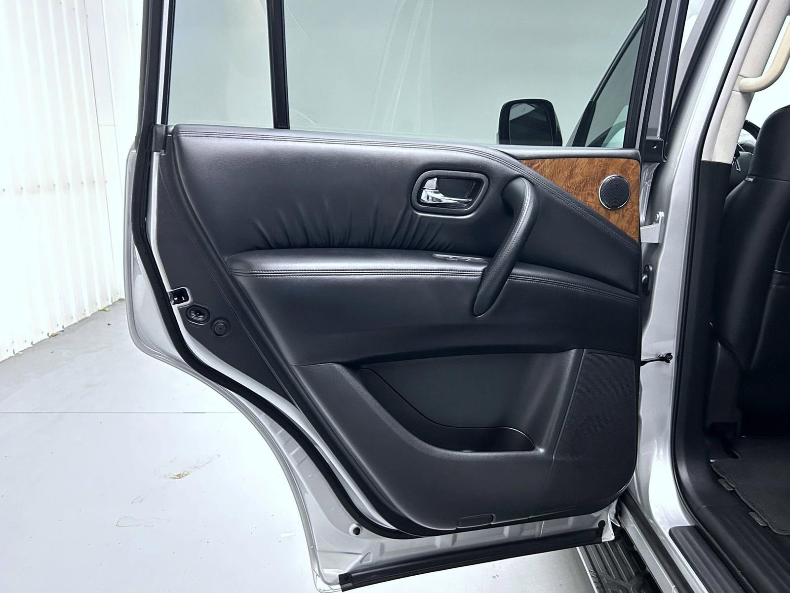 Used 2024 Nissan Armada SL AWD/4WD image 21