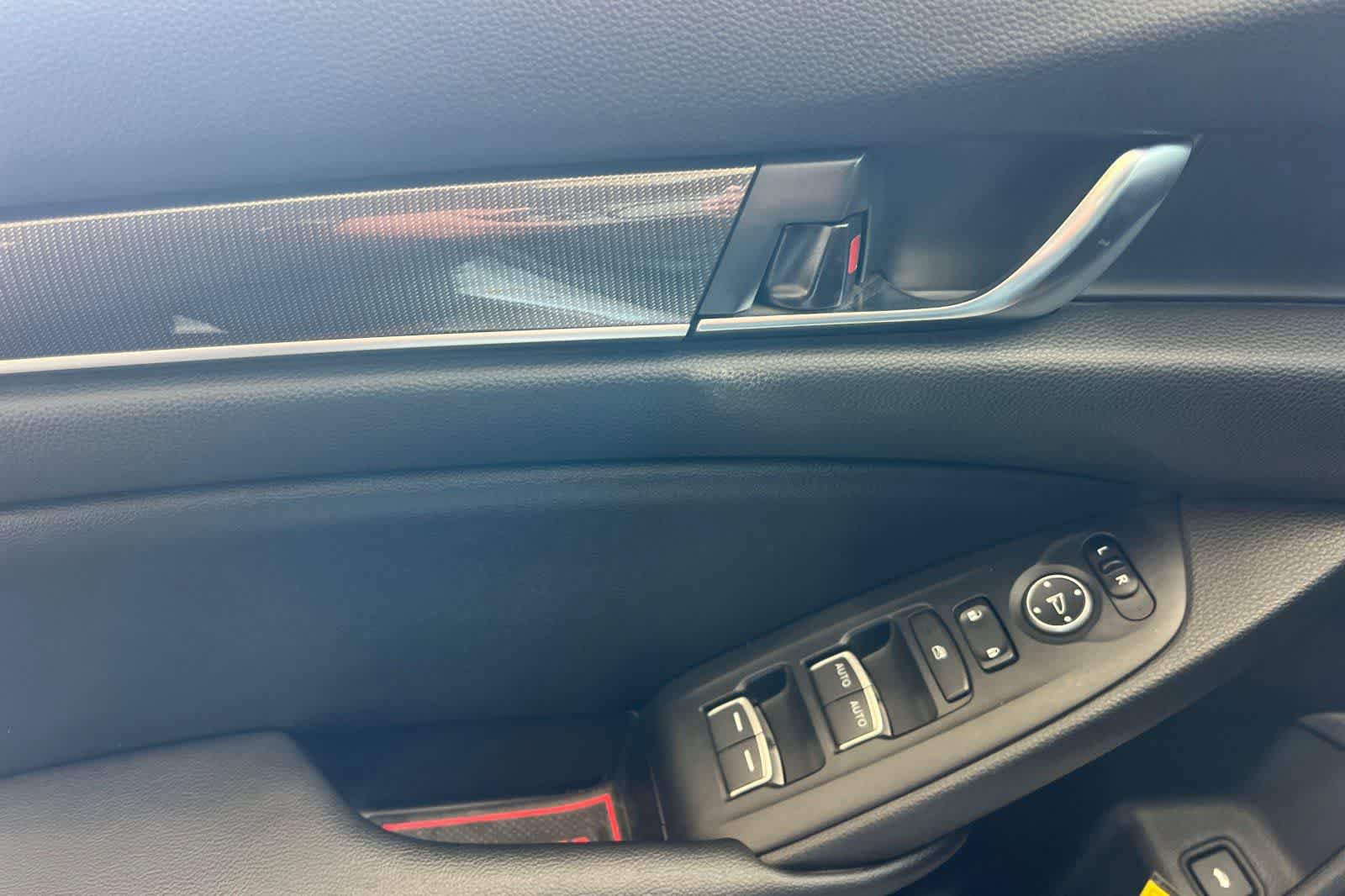 Used 2019 Honda Accord Sport image 15