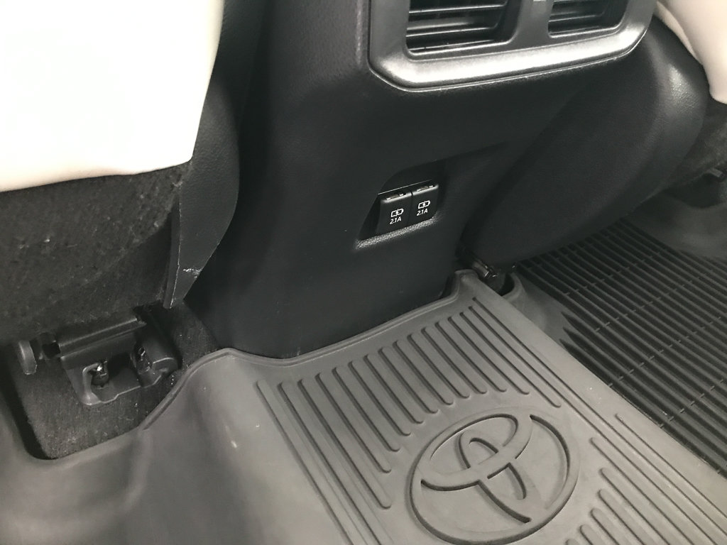 Certified 2021 Toyota RAV4 XLE Premium AWD/4WD image 30