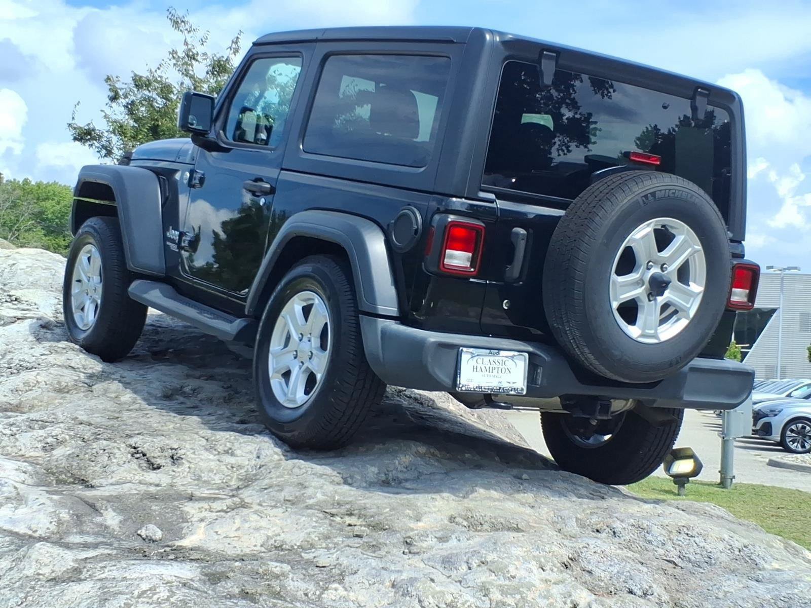 Used 2018 Jeep Wrangler Sport AWD/4WD image 8