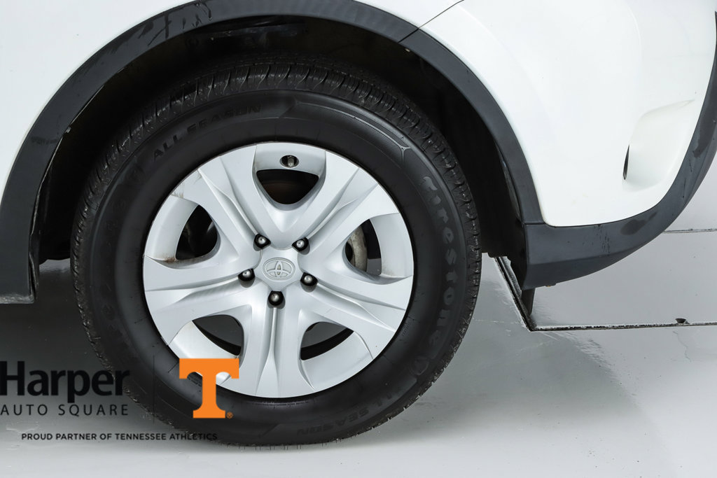 Used 2015 Toyota RAV4 LE FWD image 14