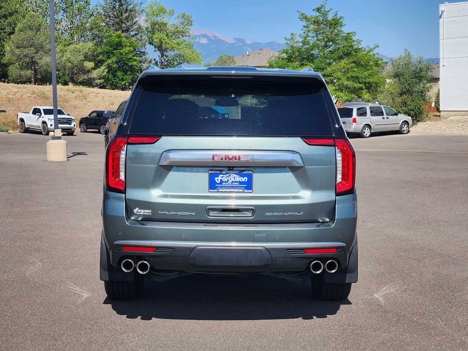 Used 2024 GMC Yukon XL Denali AWD/4WD image 15