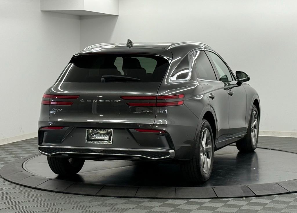 Used 2026 Genesis GV70 2.5T Advanced image 6