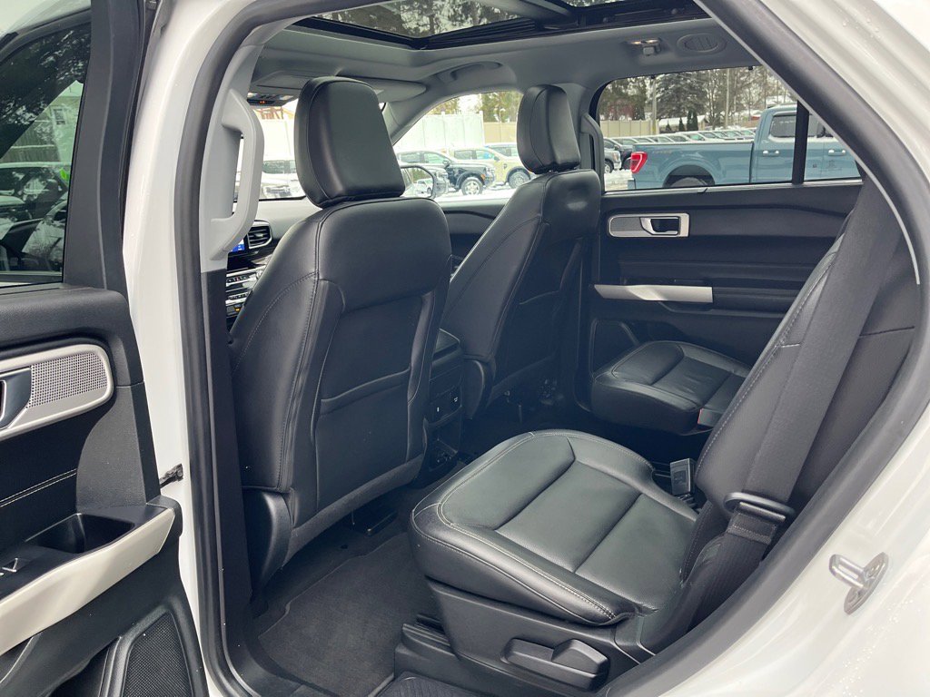 Used 2022 Ford Explorer Limited image 10