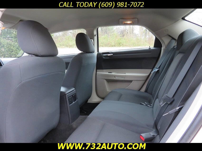 Used 2006 Chrysler 300 Base 4dr Sedan image 9