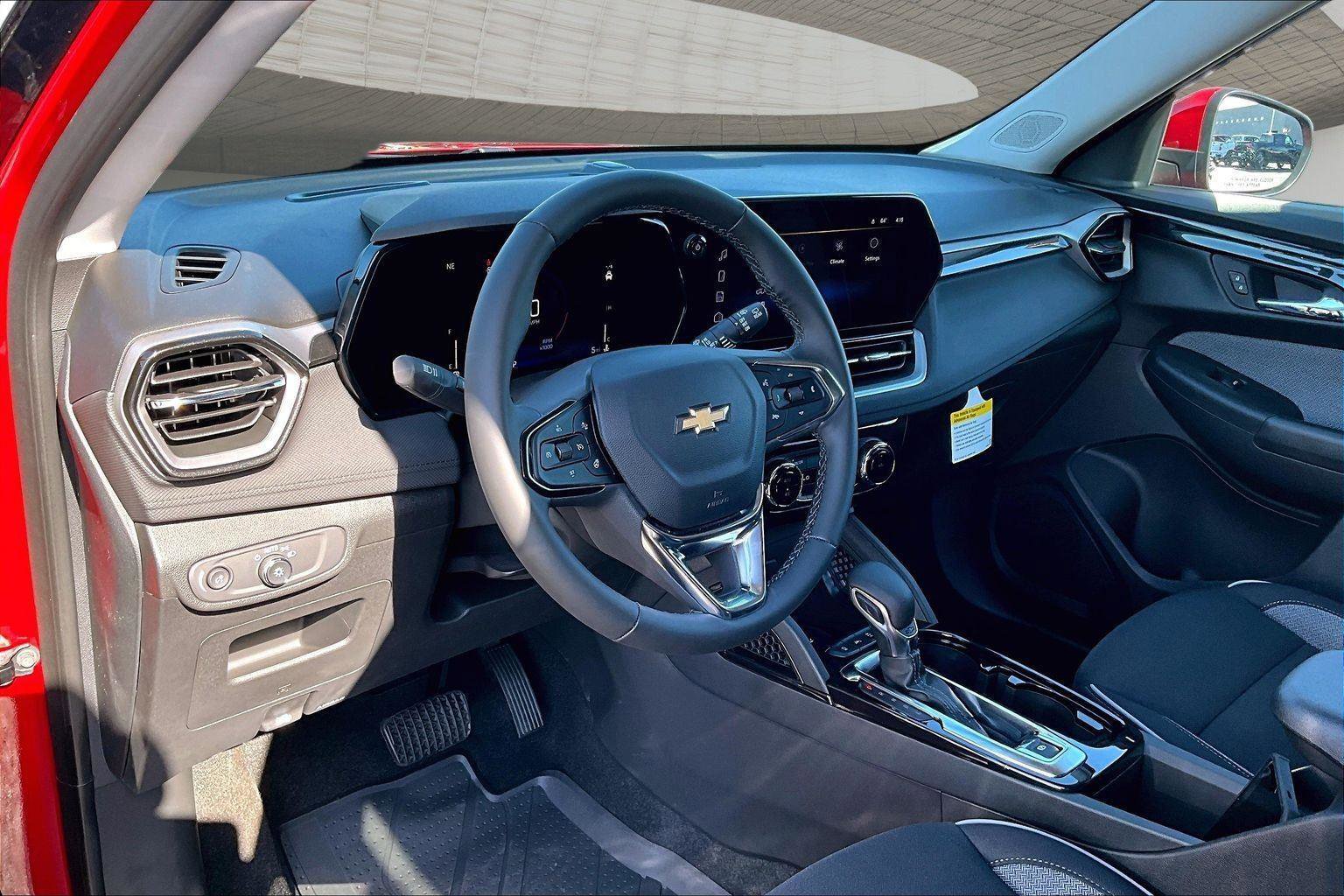 New 2026 Chevrolet TrailBlazer LT w/ Convenience Package AWD/4WD image 8