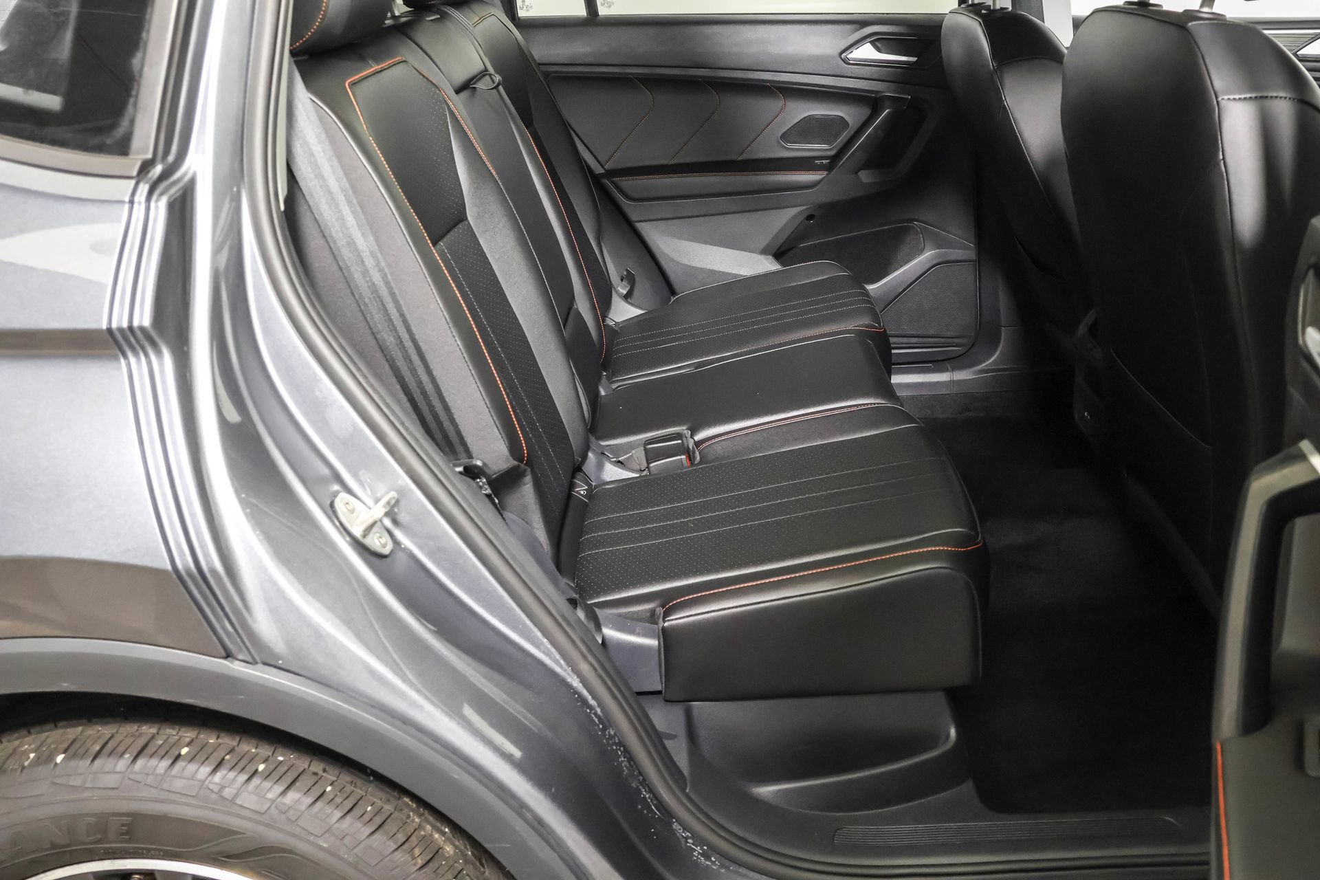 Used 2024 Volkswagen Tiguan Wolfsburg Edition image 38