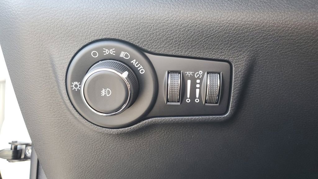 New 2026 Jeep Compass Latitude image 22