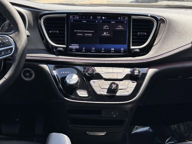 New 2027 Chrysler Pacifica Select FWD image 11