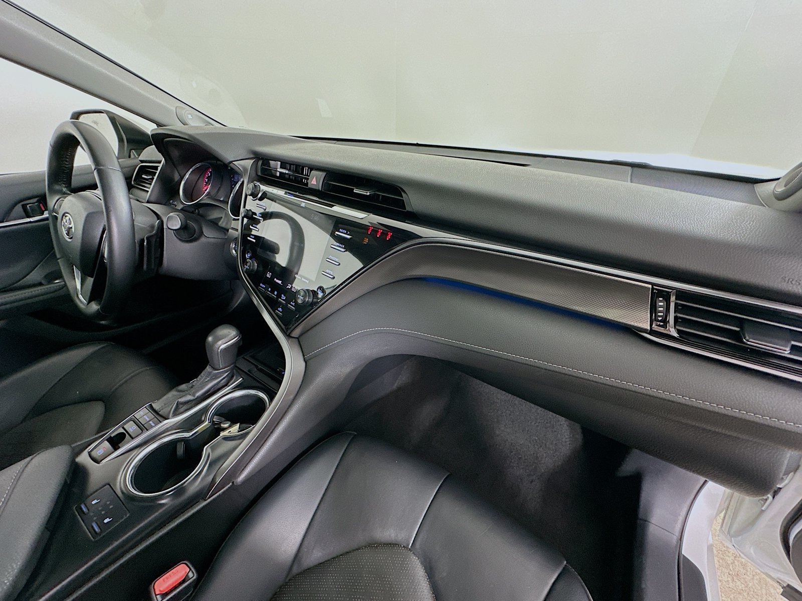 Used 2020 Toyota Camry XSE FWD image 42