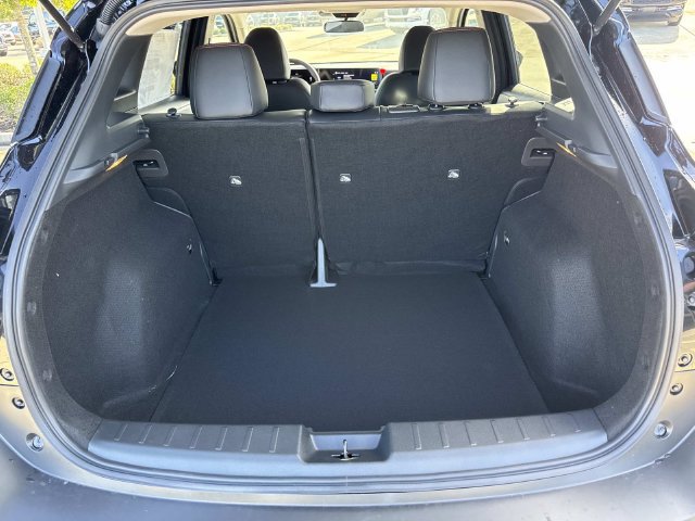New 2027 Nissan Kicks SR FWD image 11