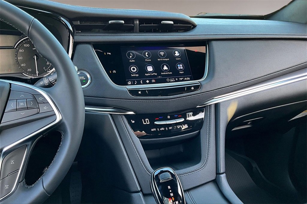 New 2026 Cadillac XT5 Luxury image 7