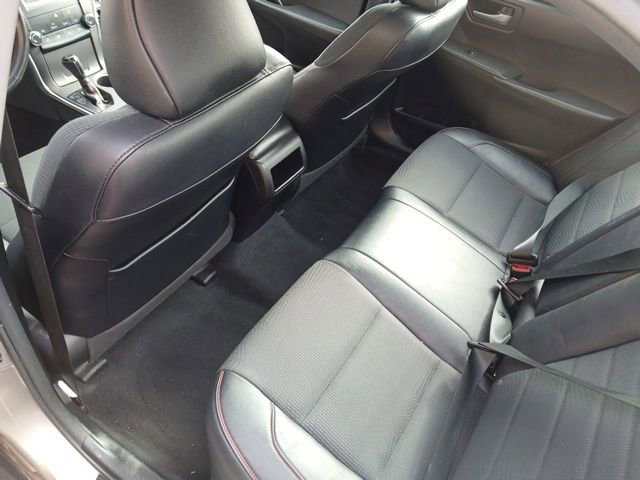 Used 2017 Toyota Camry SE image 9