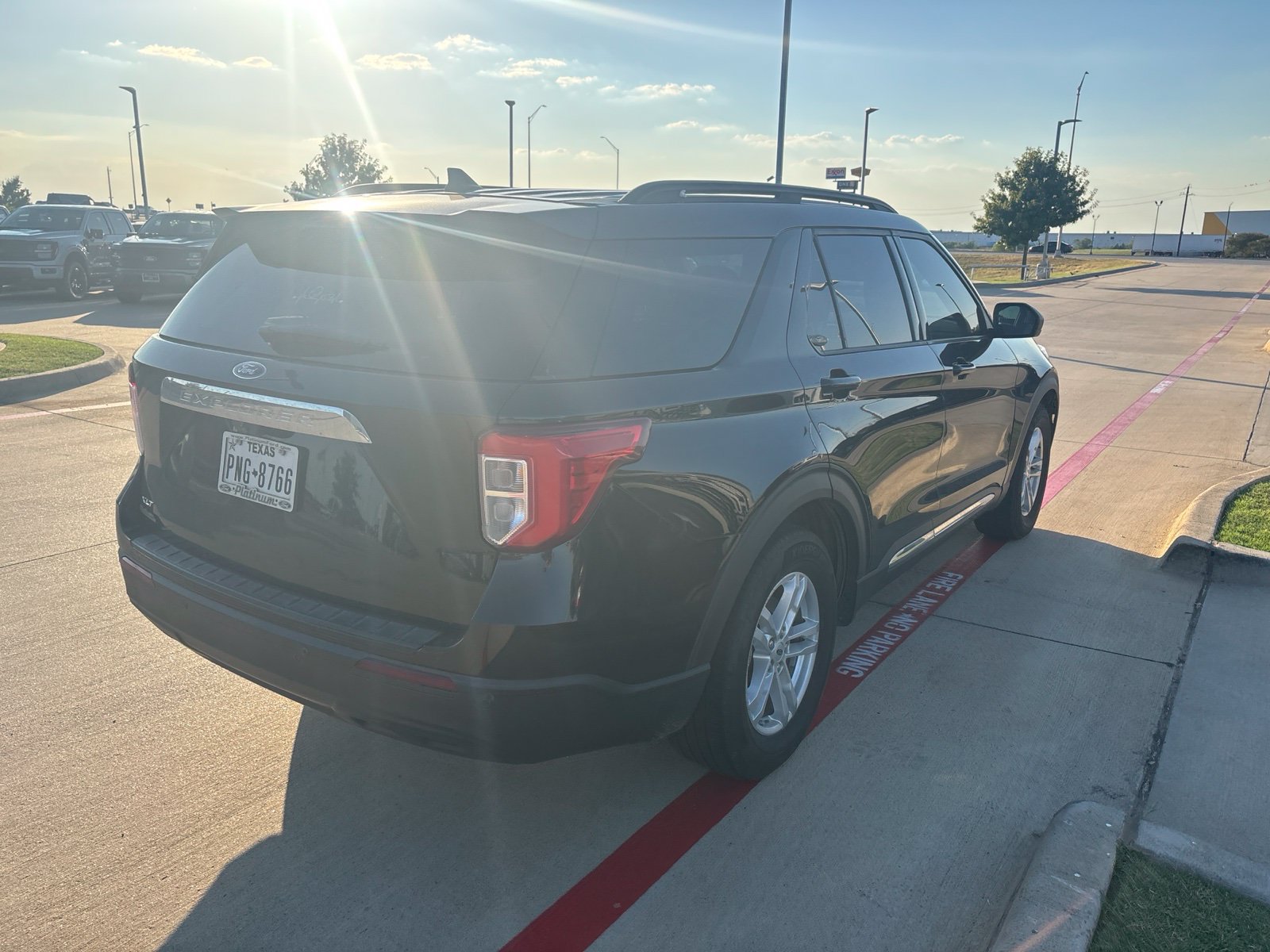 Used 2021 Ford Explorer XLT RWD image 11