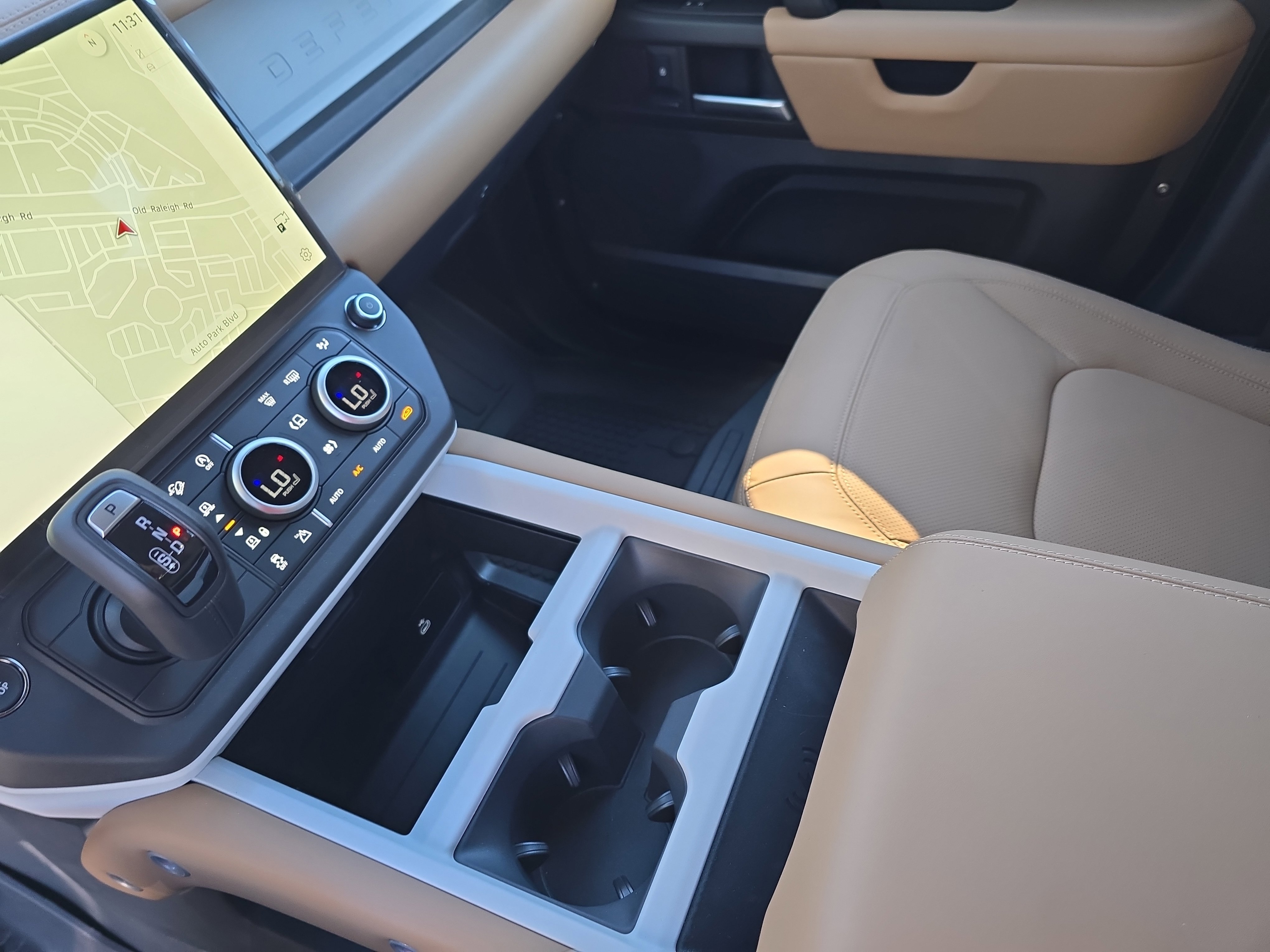 New 2026 Land Rover Defender 110 S image 24