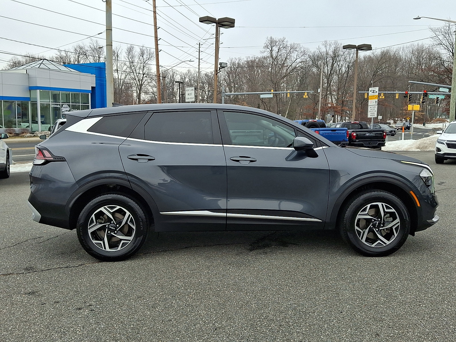 Used 2023 Kia Sportage LX image 7