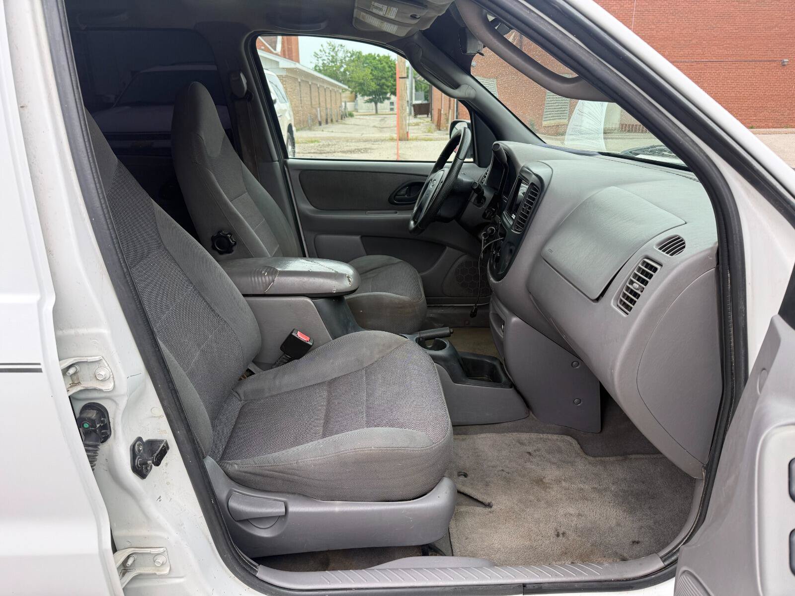 Used 2001 Ford Escape XLT AWD/4WD image 16