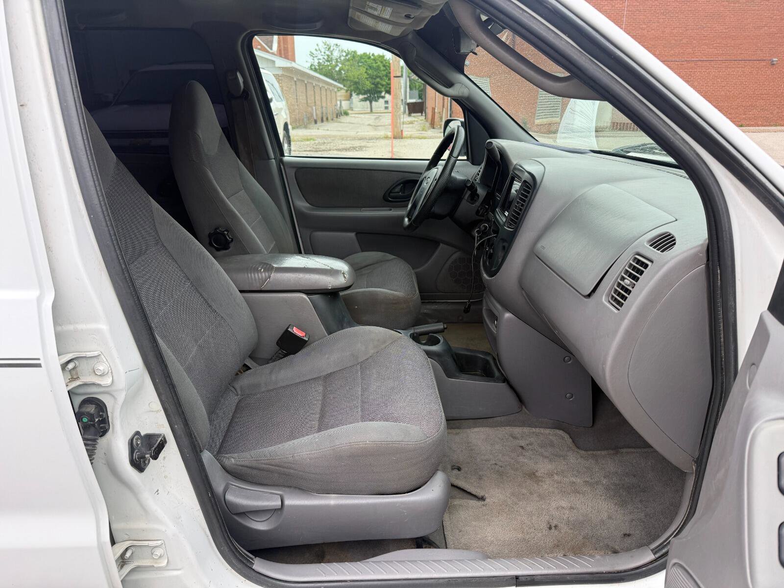 Used 2001 Ford Escape XLT AWD/4WD image 16