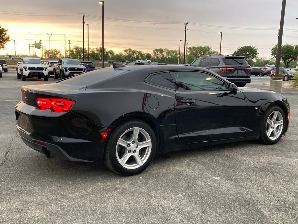 Used 2019 Chevrolet Camaro LT image 5