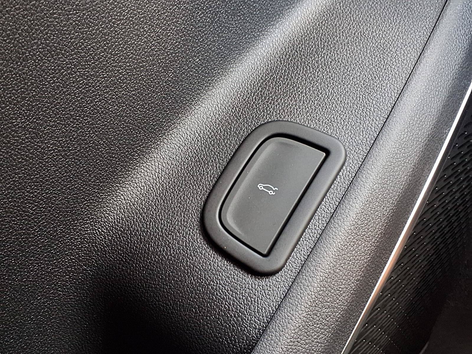 Used 2024 Chevrolet Traverse LT w/ Enhanced Driving Package FWD image 16