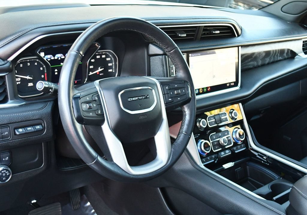Used 2021 GMC Yukon Denali w/ Denali Premium Package RWD image 15