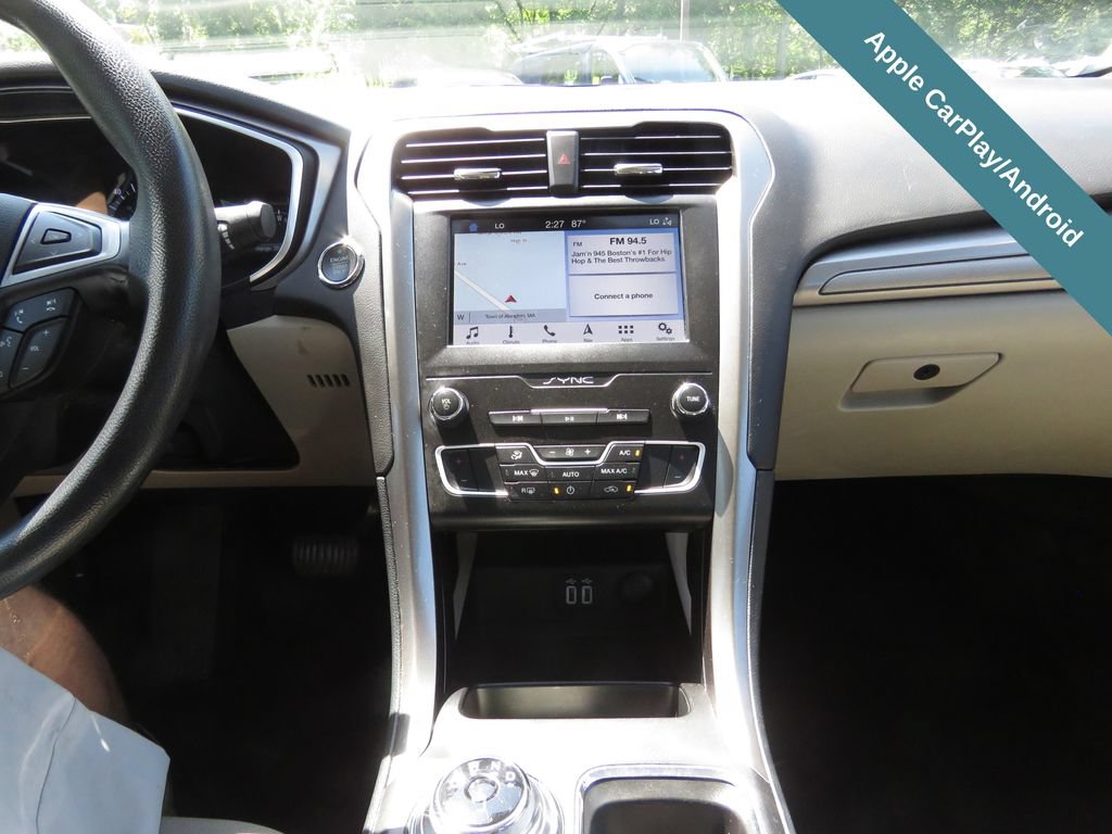 Used 2019 Ford Fusion SE FWD image 24