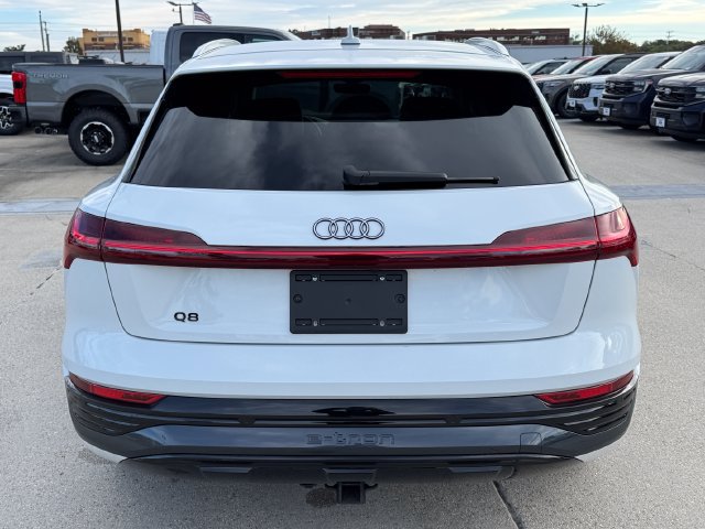 Used 2024 Audi Q8 e-tron Premium Plus w/ Premium Plus Package AWD/4WD image 6