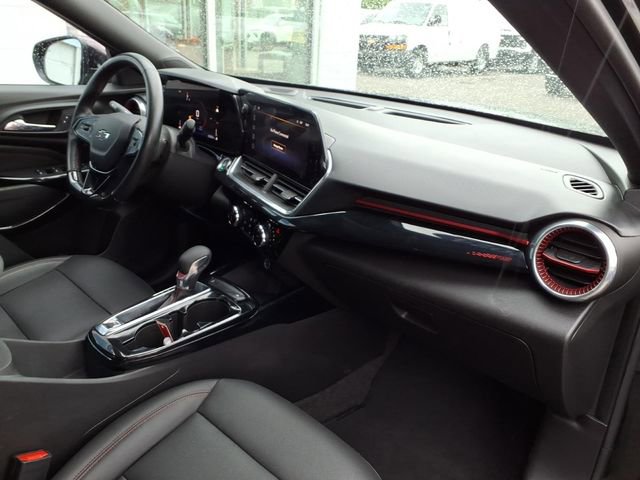 Used 2024 Chevrolet Trax RS w/ Driver Confidence Package FWD image 23