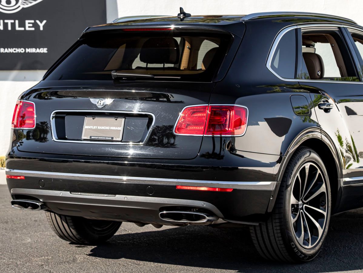 Used 2018 Bentley Bentayga image 12