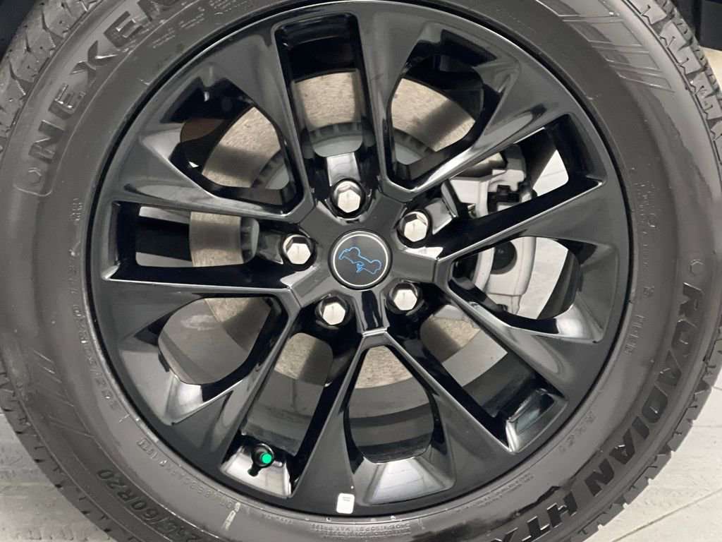 Used 2025 Jeep Wrangler Sahara 4xe image 59