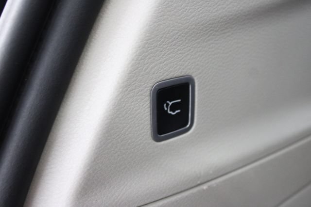 Used 2019 Chrysler Pacifica Touring-L FWD image 29
