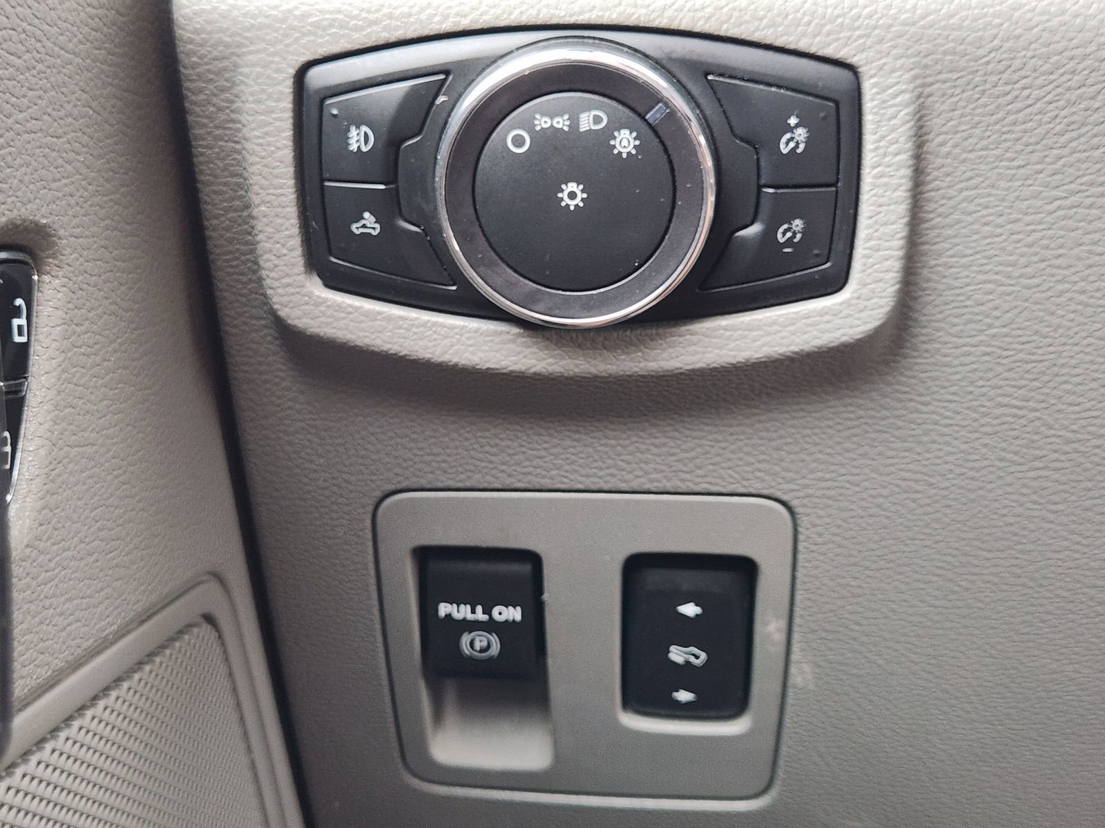 Used 2018 Ford F150 XLT w/ Equipment Group 302A Luxury AWD/4WD image 24