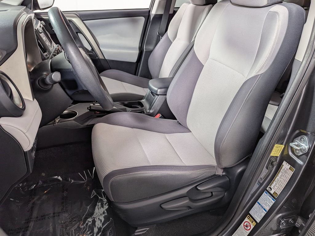 Used 2014 Toyota RAV4 XLE AWD/4WD image 16