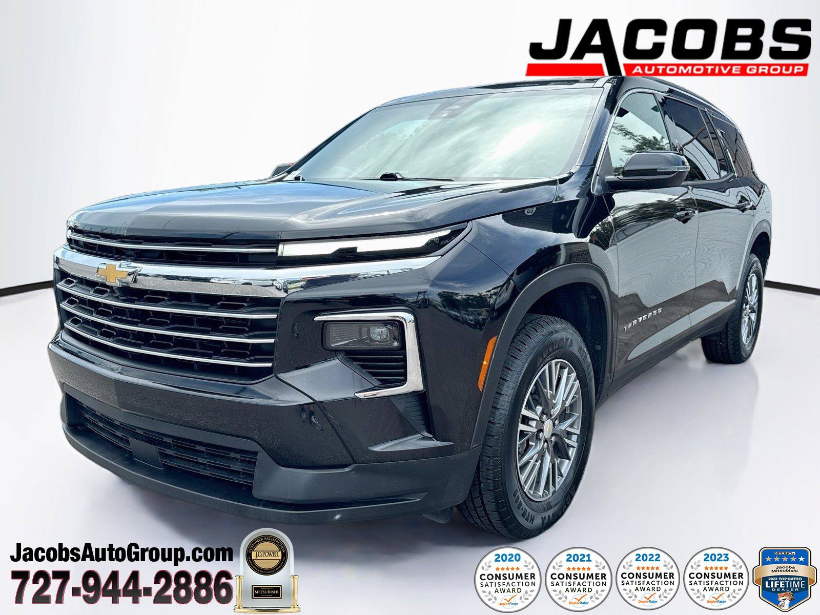 Used 2025 Chevrolet Traverse LT FWD image 1