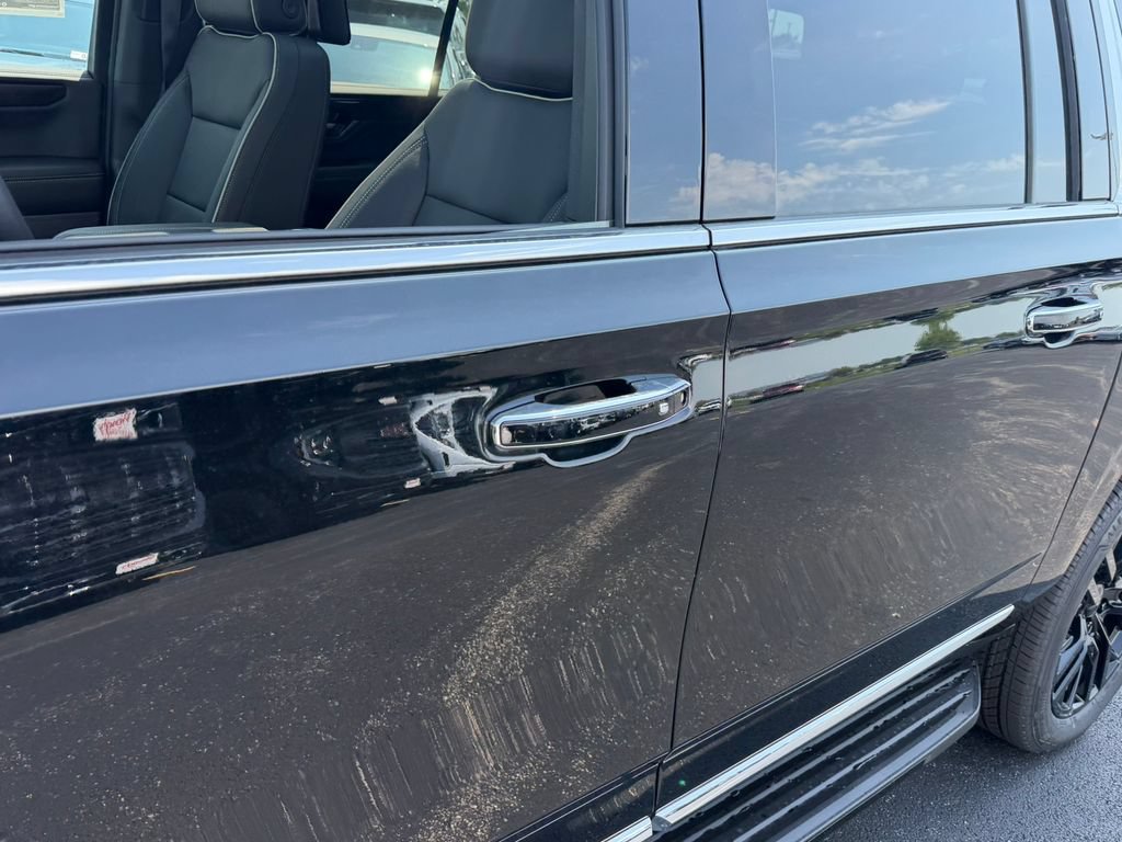 New 2026 GMC Yukon XL Elevation w/ Elevation Premium Package AWD/4WD image 28