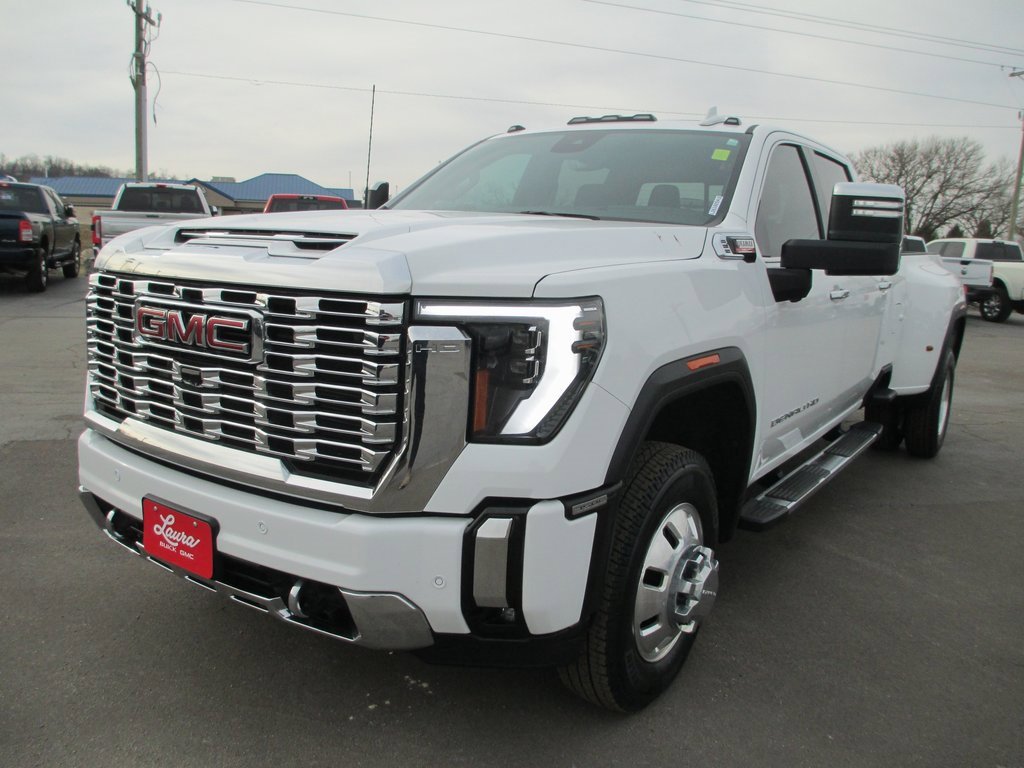 Used 2024 GMC Sierra 3500 Denali w/ Denali Reserve Package image 11