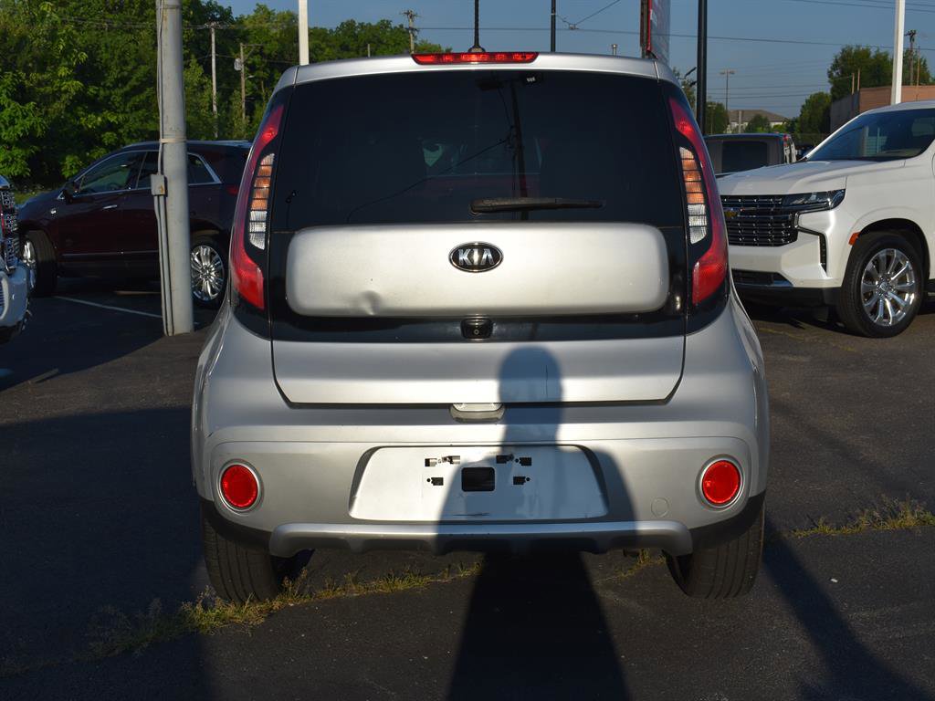 Used 2018 Kia Soul + image 8