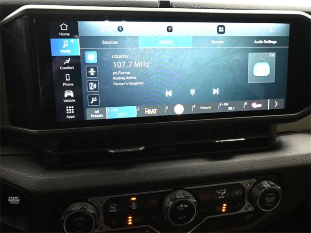 Used 2025 Jeep Wrangler Willys image 28