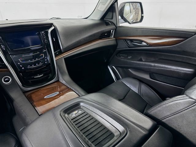 Used 2020 Cadillac Escalade ESV Luxury w/ Escalade Sport Edition image 25